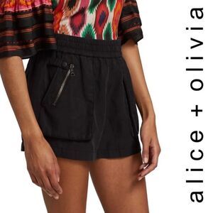 Alice + Olivia Britney black shorts